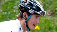 Andy Schleck na Contadora v celkovém pořadí ztrácí osm sekund.