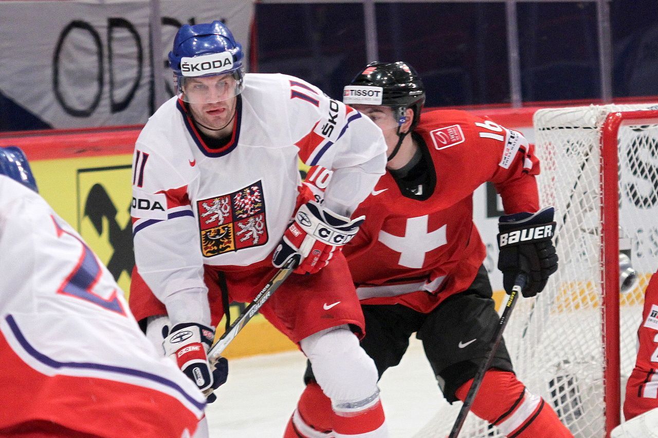 Hokej, MS 2013, Česko - Švýcarsko: Petr Hubáček  - Raphael Diaz
