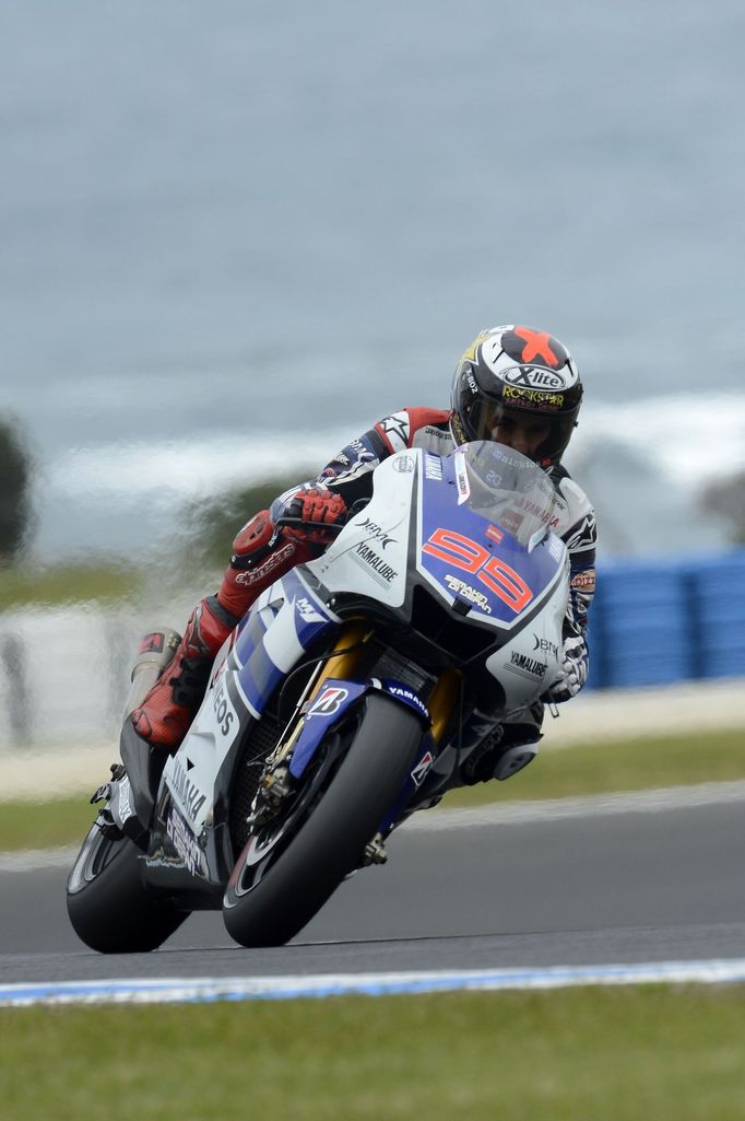 Jorge Lorenzo oslavil na okruhu Phillip Island svůj druhý titul mistra světa MotoGP. Vyhrál v předposledním klání sezony, když jeho největší rival, Dani Pedrosa, spadl.