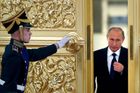 Pozice ruských gubernátorů se otřásají, Putin se připravuje na prezidentské volby