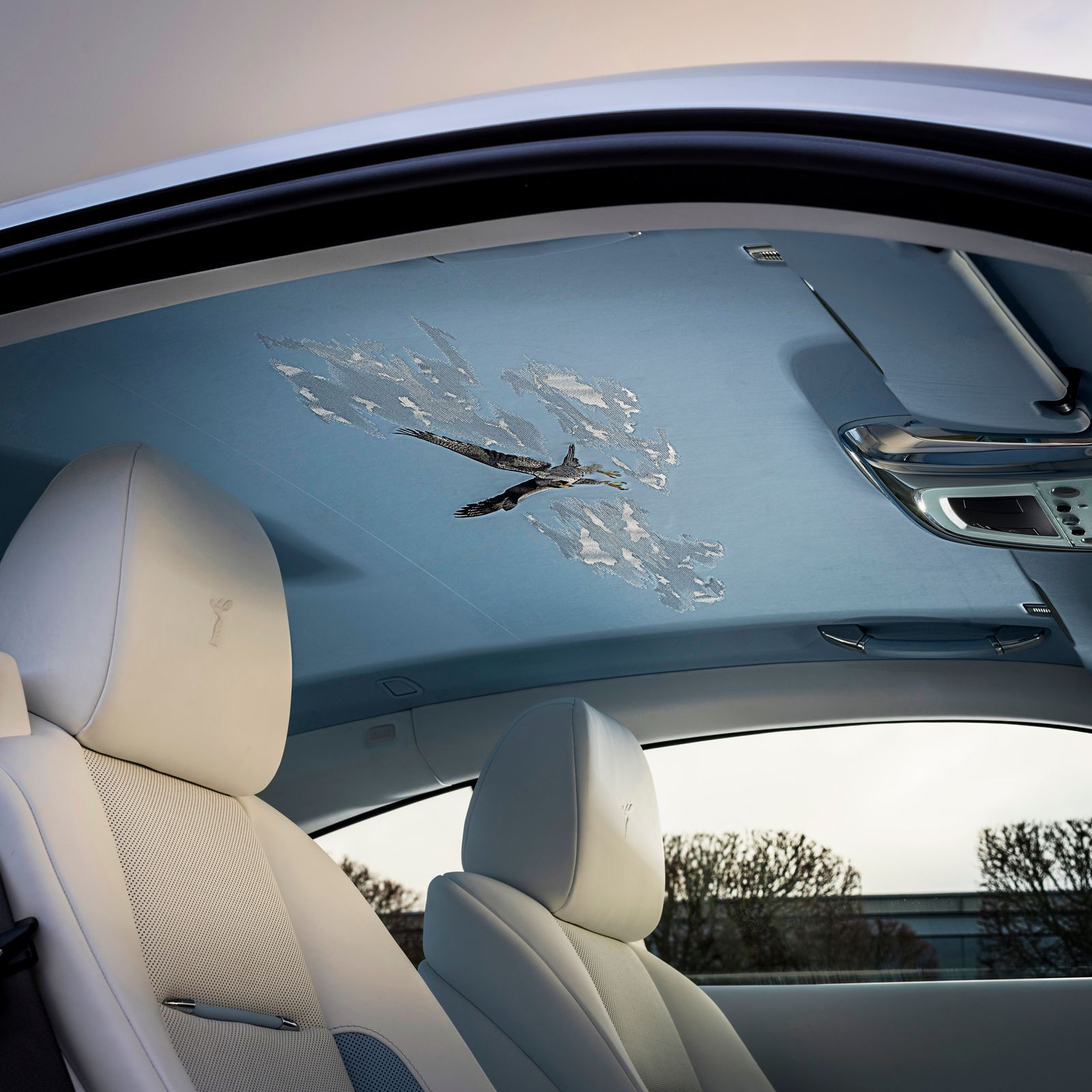 Rolls-Royce Wraith Falcon.