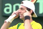 Video: Brazilský tenista si v zápase proti Japonci roztáhl oči a dostal pokutu