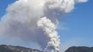 Smoke is pictured billowing from the site of wildfires at the Whitewater-Baldy Complex in southwestern New Mexico in the Gila National Forest in this May 17, 2012 handout photo obtained by Reuters May 27, 2012. The Whitewater-Baldy Complex fire, started by a lightning strike, has been burning out of control for 11 days, destroying more than 82,252 acres (33,286 hectares) and prompting officials to issue evacuation orders in nearby communities. REUTERS/U.S. Forest Servic/Handout (UNITED STATES - Tags: ENVIRONMENT DISASTER) FOR EDITORIAL USE ONLY. NOT FOR SALE FOR MARKETING OR ADVERTISING CAMPAIGNS. THIS IMAGE HAS BEEN SUPPLIED BY A THIRD PARTY. IT IS DISTRIBUTED, EXACTLY AS RECEIVED BY REUTERS, AS A SERVICE TO CLIENTS Published: Kvě. 27, 2012, 5:34 odp.