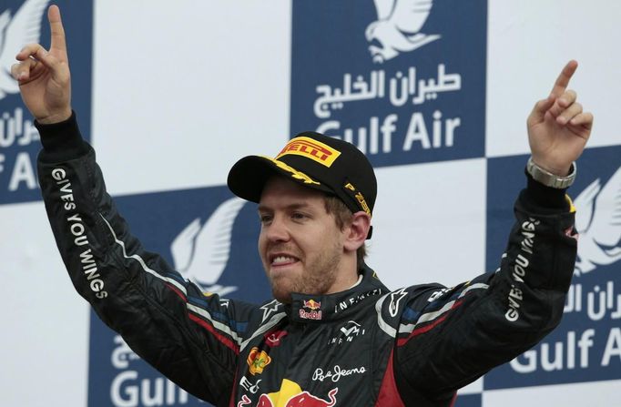 F1 Bahrajn (Sebastian Vettel slaví svoje první letošní vítězství)