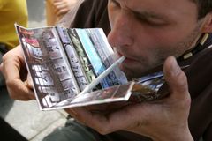 Opět první. Mladí Češi kouří "trávu" nejvíc v Evropě