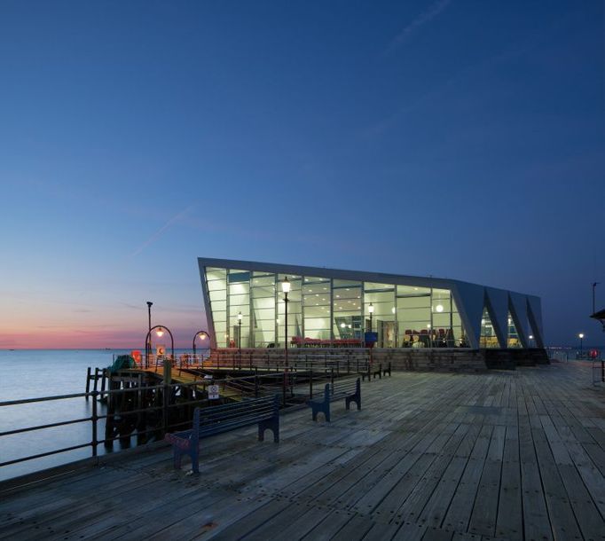 Finalista kategorie: Nejlepší renovovaná budova Southend Pier  Southend-On-Sea, Velká Británie Developer: Southend-On-Sea Borough Council Architekt: White arkitekter AB