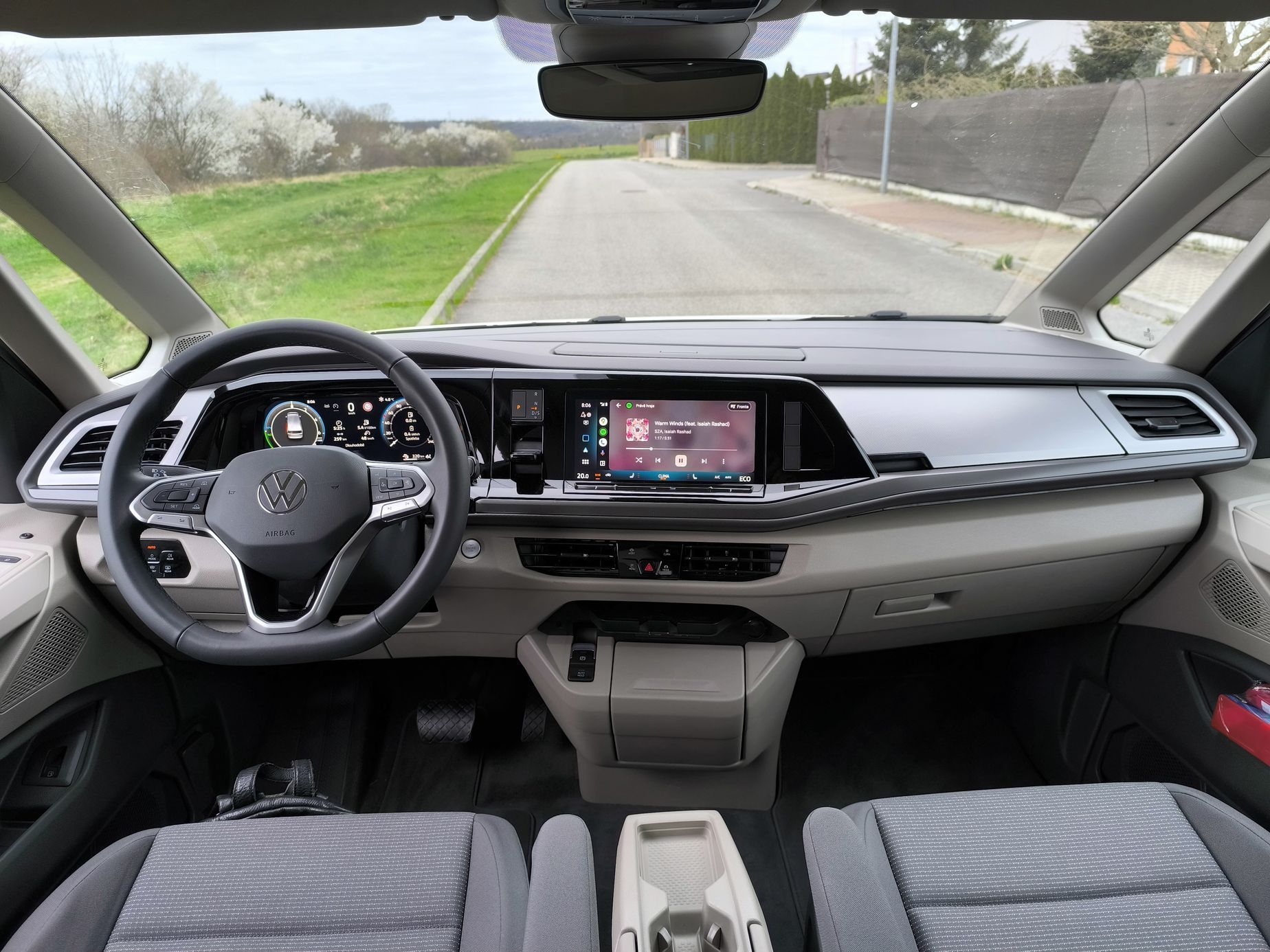 Volkswagen Multivan plug-in 2025