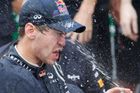 FOTO Na vládce Vettela pršel déšť i litry šampaňského