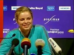 Belgická tenistka Kim Clijstersová na tiskové konferenci před posledním turnajem v její kariéře.