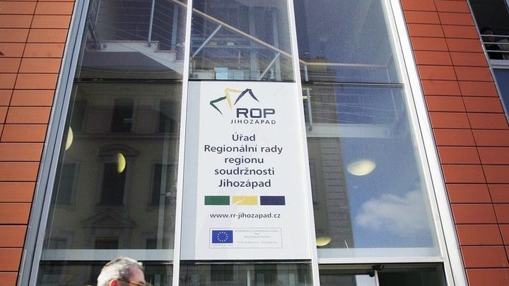 Vraťte nám 50 milionů korun, naléhá firma, jejíž vedení však spáchalo dotační podvod