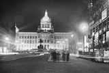 Pohled na osvětlené Národní muzeum na Václavském náměstí při příležitosti 10. výročí samostatnosti Československé republiky. 28. října 1928
