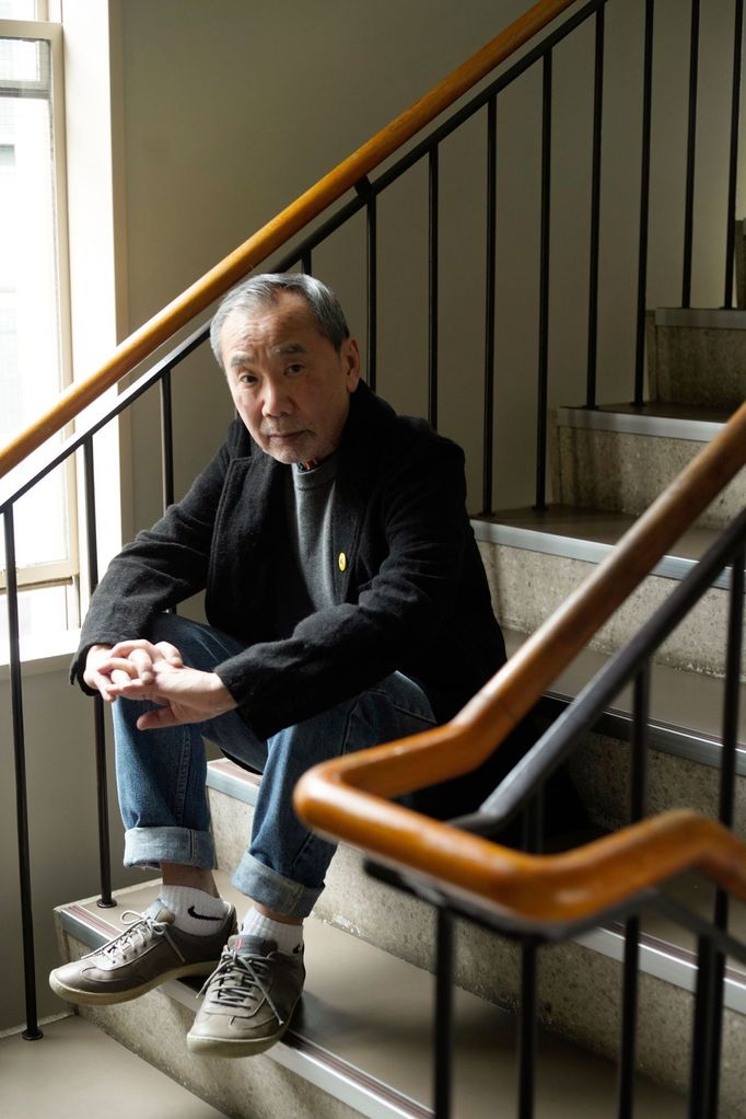 Haruki Murakami v sídle svého japonského nakladatelství Šinčóša.