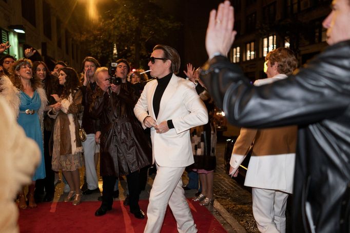 Ewan McGregor jako Halston.