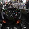 McLaren představil nový MP4-26 (kokpit)