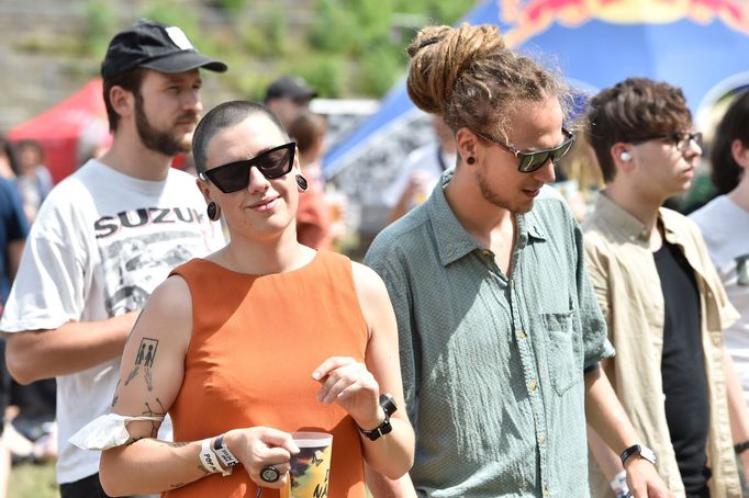 Festivalový areál na bývalém fotbalovém stadionu za Lužánkami.