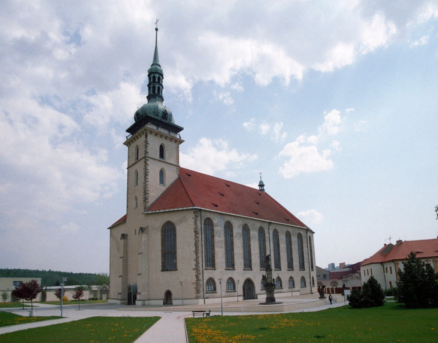 Přesun Děkanského kostela v Mostě 1975