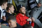 Zápas sledovala mezi jinými hvězda NHL David Pastrňák.