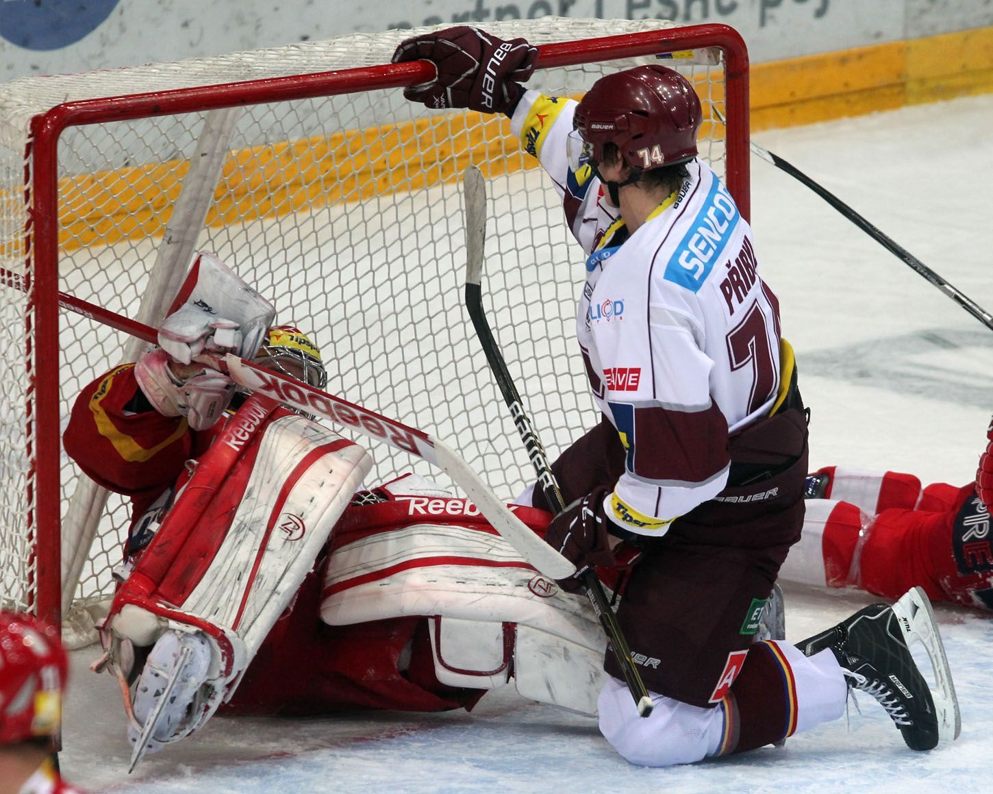 Hokejová extraliga, Slavia - Sparta: Dominik Furch - Daniel Přibyl