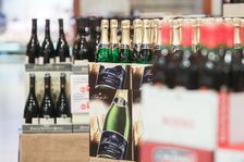 Pivo i víno jsou v Česku za lidovou cenu. Překvapily dalším zlevněním