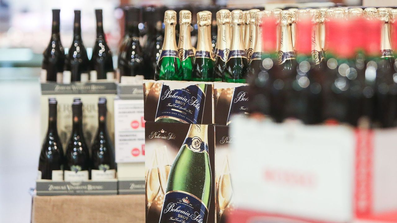 Pivo i víno jsou v Česku za lidovou cenu. Překvapily dalším zlevněním
