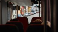 Do Buku se dá dojet ze středočeské Příbrami autobusem do 15 minut.
