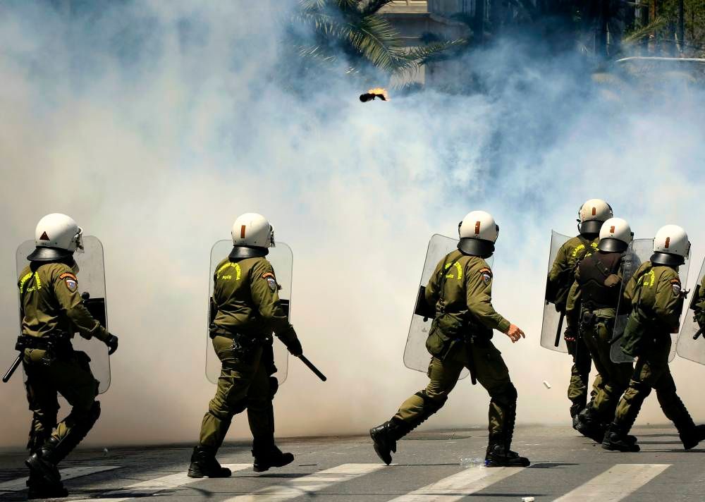 Demonstrace v Athénách - střety s těžkooděnci