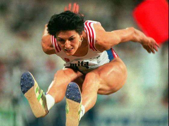 Bývalá trojskokanka Šárka Kašpárková na zlaté mistrovství světa 1997 v Aténách