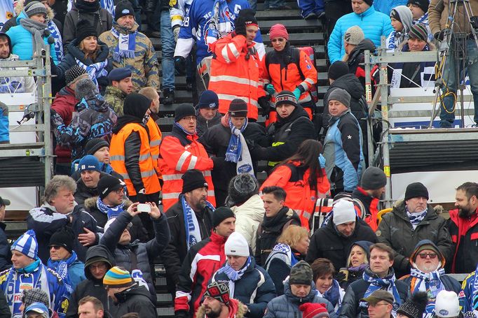 ELH, Kometa-Plzeň: fanoušci přicházejí do hlediště