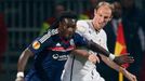 EL, Lyon - Plzeň: Bafetimbi Gomis -  Roman Hubník