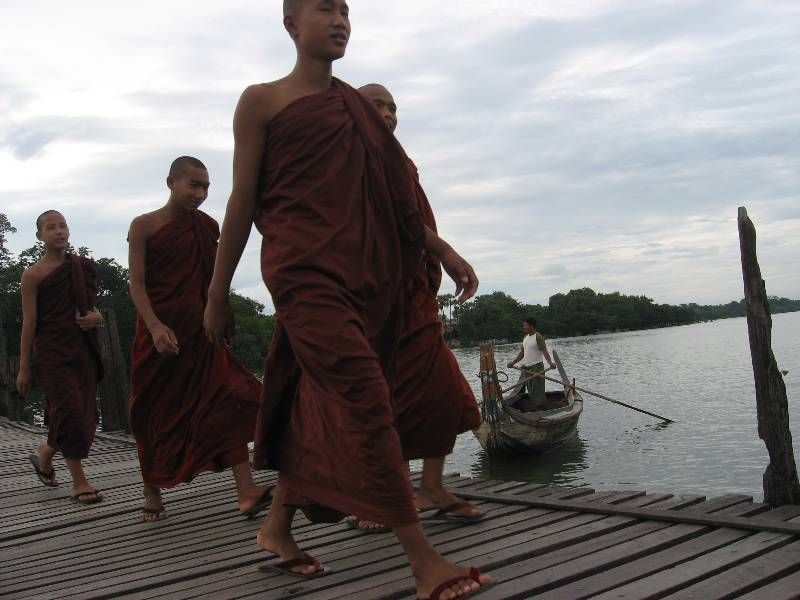 Barma - mniši