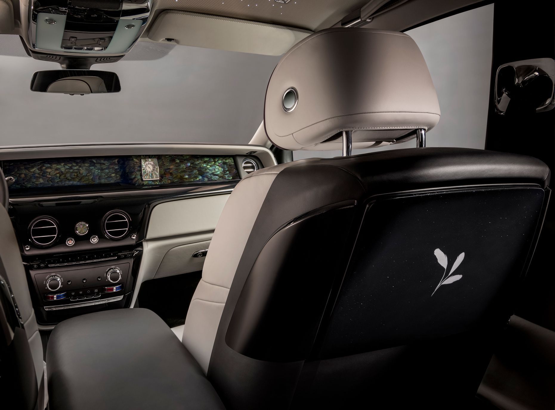 Rolls-Royce Phantom Iridescent Opulence
