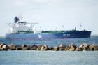 Piráti unesli obří tanker s nákladem 260 tisíc tun ropy