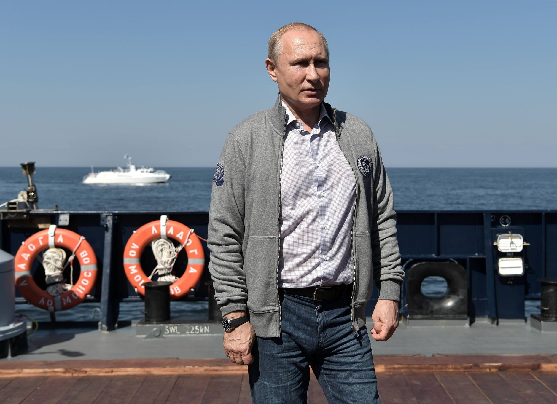 Vladimir Putin se potápí v batyskafu C-Explorer 3