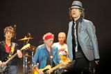 Rolling Stones vystoupili za plné účasti všech členů, jimiž jsou Mick Jagger, Keith Richards, Charlie Watts a Ronnie Wood. Poprvé po 20 letech se k nim na pódiu přidal i původní baskytarista bandu Bill Wyman.