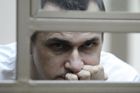 Vězněný ukrajinský režisér Sencov ukončil hladovku, tvrdí ruská vězeňská služba