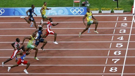 Nejrychlejší muž planety, jenž pro rekord lehce doklusal. Usain Bolt