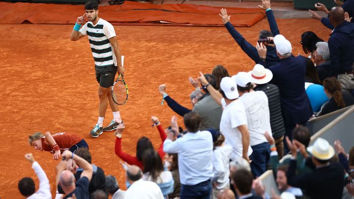  Reuters