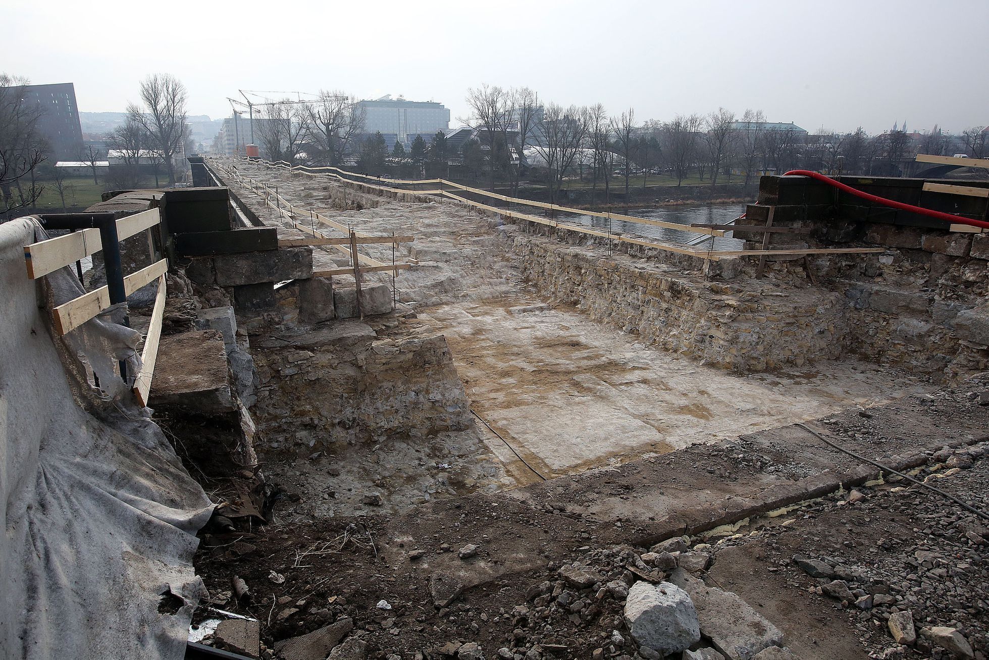 Negrelliho viadukt během rekonstrukce. Únor 2018