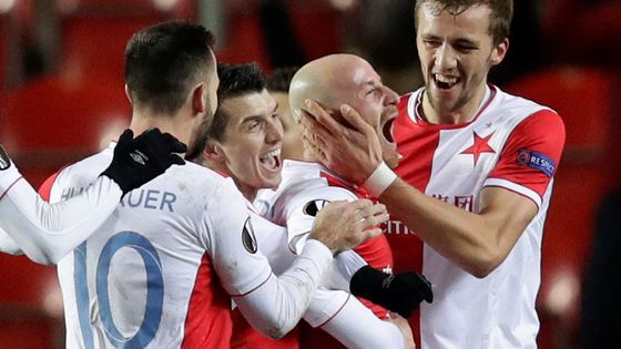 Miroslav Stoch takto slavil se spoluhráči ze Slavie svůj gól v síti Petrohradu