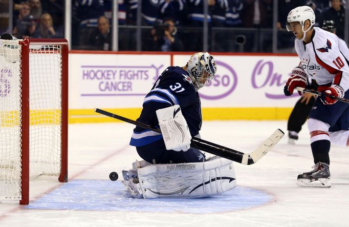 NHL: Washington Capitals at Winnipeg Jets (Pavelec a Erat)