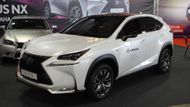 SUV Lexus NX se v Praze představuje o týden dříve než v Paříži, kde jej na světovém autosalonu čeká oficiální premiéra.