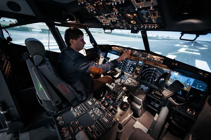 Nové simulátory pro výcvik pilotů na pražském letišti