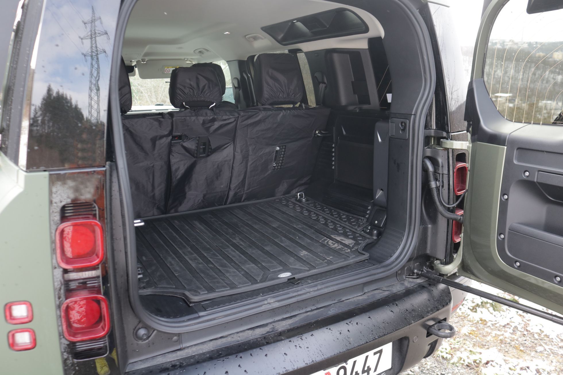 Land Rover Defender policejní demo verze