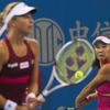 Andrea Hlaváčková a Pcheng Šuaj na turnaji v Pekingu