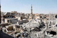Islámský stát ztratil i poslední části starého města v Rakce, tvrdí arabsko-kurdské síly