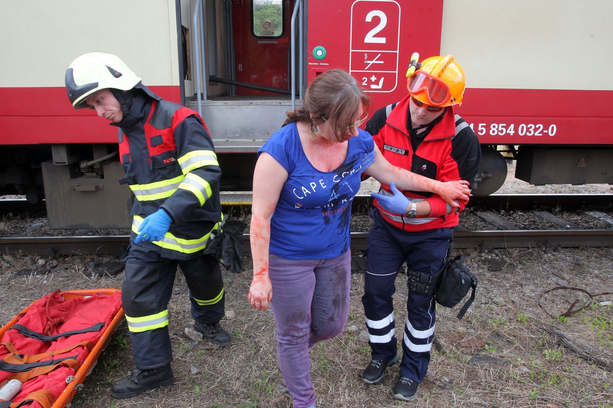 Cvičení hasičů při havárii vlaku