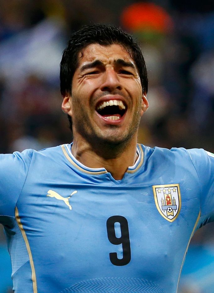 Luis Suárez z Uruguaye slaví branku na světovém šampionátu