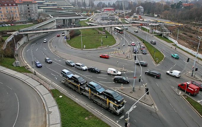 Víceúrovňovu křižovatku Malovanka potřebuje. Už tak velký dopravní uzel zkomplikují během stavebních prací dopravní omezení.