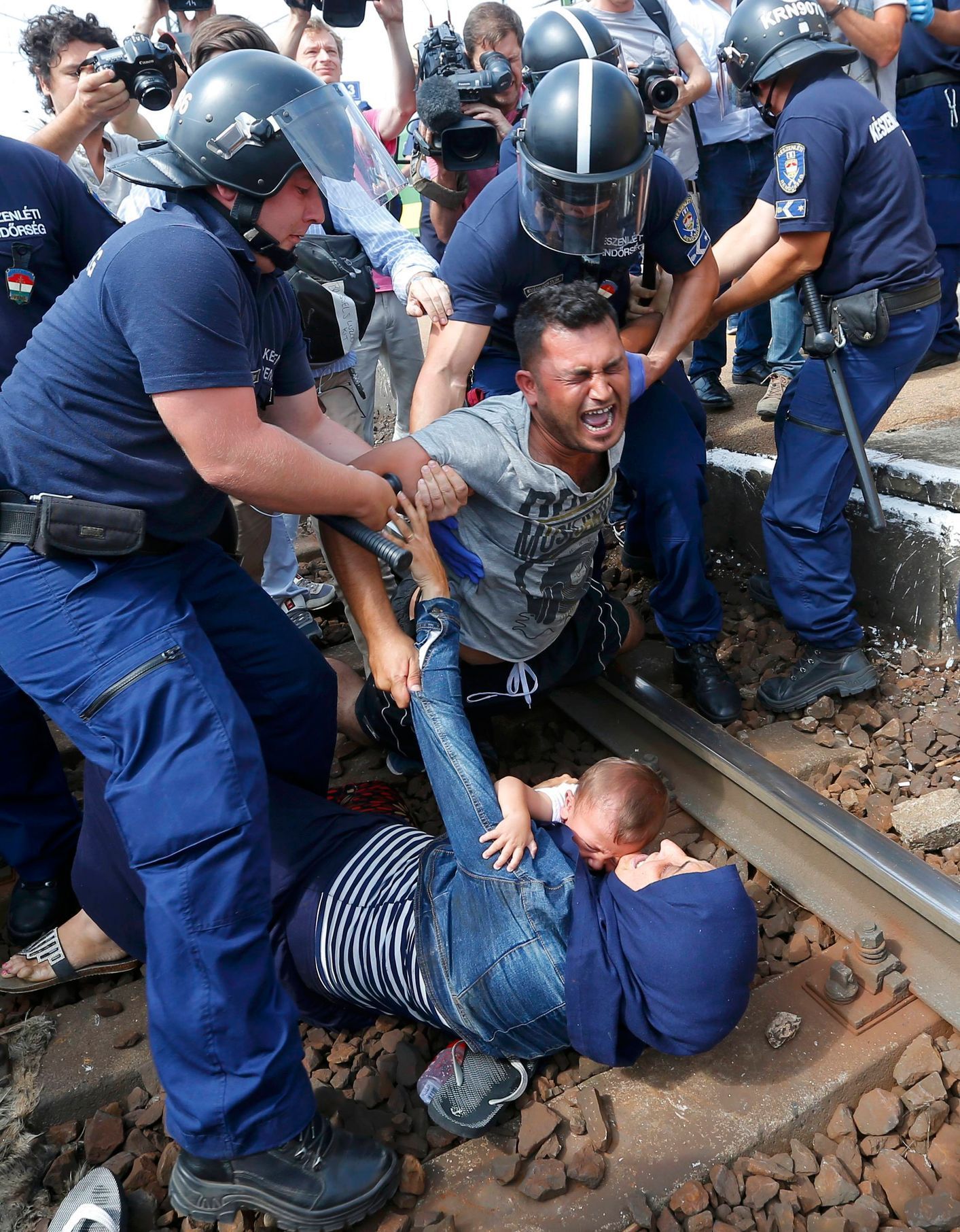 Policie zastavila vlak v maďarském Bicske