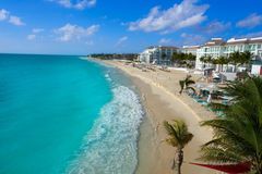Turistický Cancún hledá průzkumníka hotelů a klubů. Za práci snů dostane 219 tisíc korun měsíčně